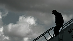 Les diplomates du G20 rassembl&eacute;s autour de la table renvers&eacute;e par Trump