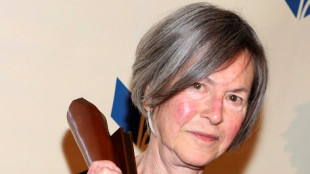 Morre a poetisa americana Louise Gl&uuml;ck, Nobel de Literatura em 2020
