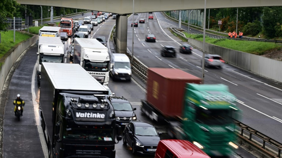 Vollsperrung von Autobahnbr&uuml;cke in Berlin sorgt f&uuml;r Verkehrschaos in der Hauptstadt