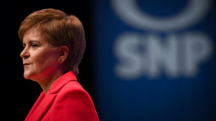 Ex-l&iacute;der escocesa Nicola Sturgeon alega inoc&ecirc;ncia ap&oacute;s ser detida