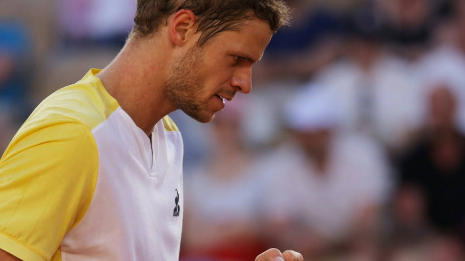 Vor Wimbledon: Hanfmann schl&auml;gt Tsitsipas 