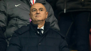 Daniel Levy deixa presid&ecirc;ncia do Tottenham ap&oacute;s 25 anos no cargo