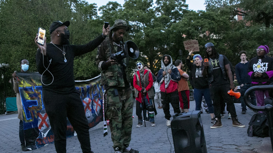 Video shock, afroamericano ucciso a Milwaukee da vigilantes