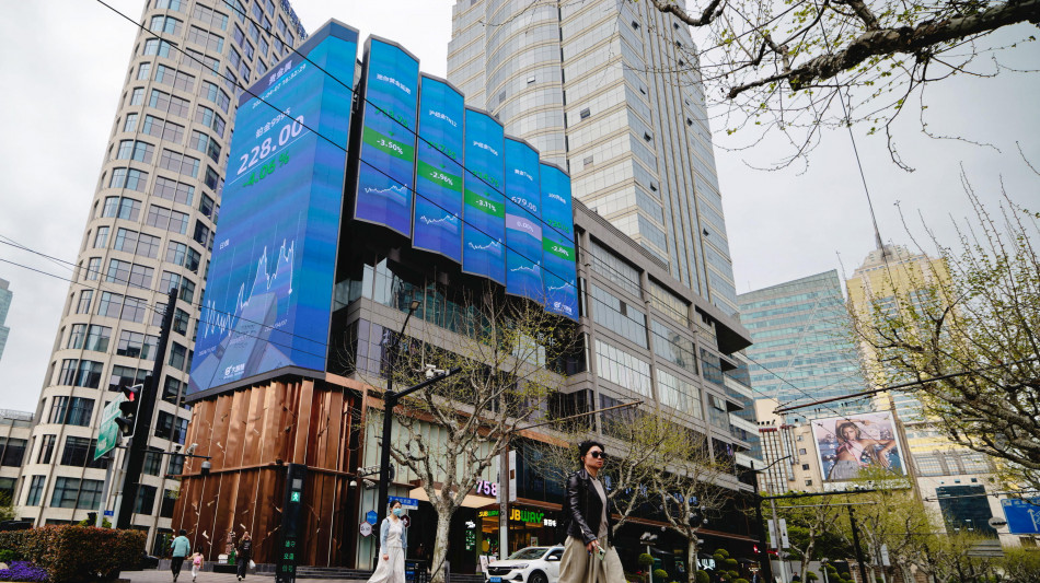 Cina, 'da dazi Usa pressioni su commercio ed economia'