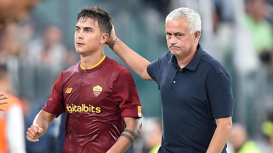 Mourinho, al Fenerbahce non voglio n&eacute; Lukaku n&eacute; Dybala