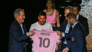 Messi pr&eacute;sent&eacute; par l'Inter Miami dans l'euphorie... et sous la pluie