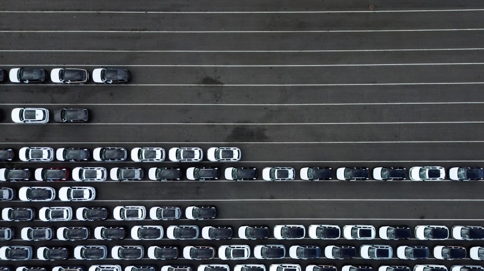 Trump minaccia il Canada, far&ograve; chiudere il settore auto