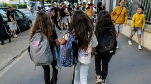 Abayas, p&eacute;nurie d'enseignants: l'ann&eacute;e scolaire d&eacute;marre entre d&eacute;fis et d&eacute;fiance
