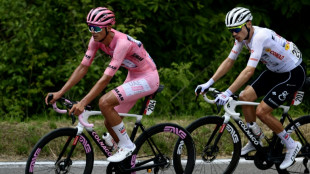 Carapaz gana la 11ª etapa del Giro, el mexicano Del Toro refuerza la 'maglia rosa'