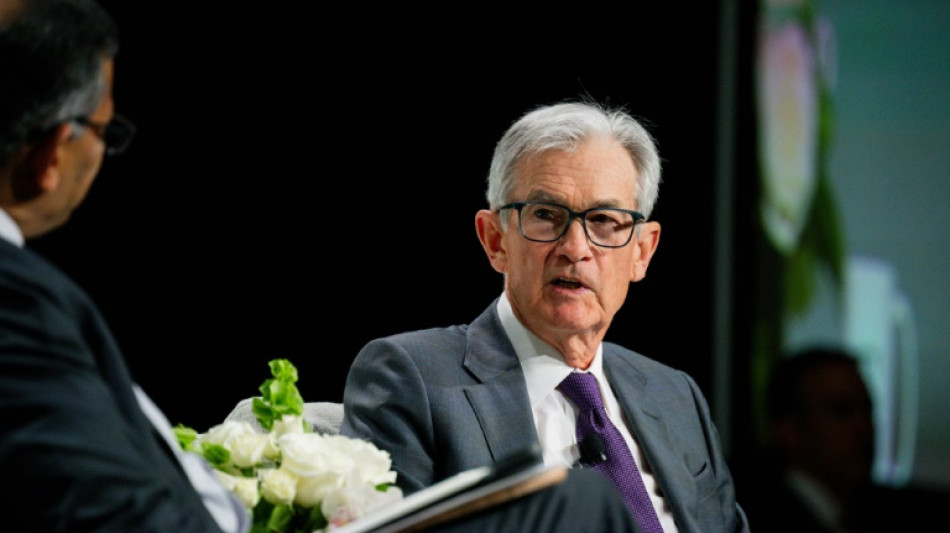 Wall Street cae junto al d&oacute;lar tras advertencias de la Fed sobre aranceles de Trump