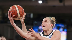 Geburtstagskind Nowitzki jubelt mit: Traumstart f&uuml;r DBB-Frauen