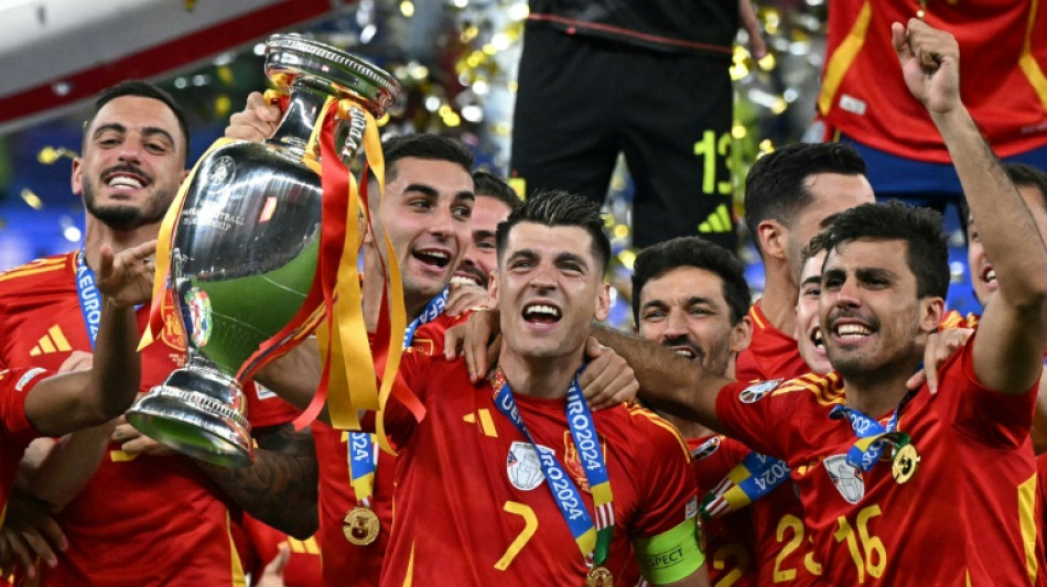 Uefa suspende Morata e Rodri por cantarem 'Gibraltar &eacute; espanhol'