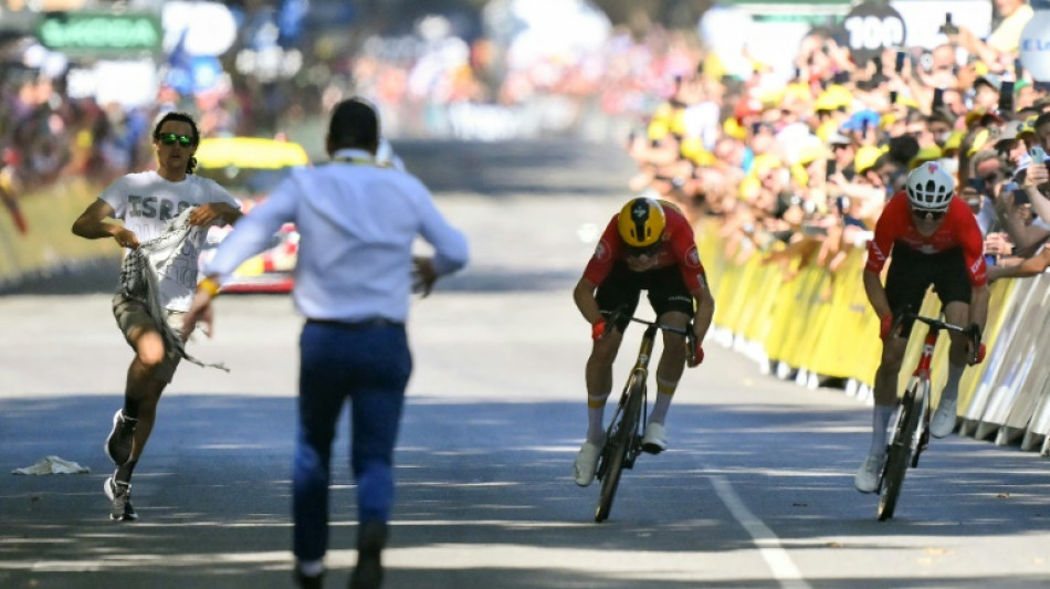 Tour de France: interpellation d'un militant propalestinien ayant perturbé l'arrivée à Toulouse
