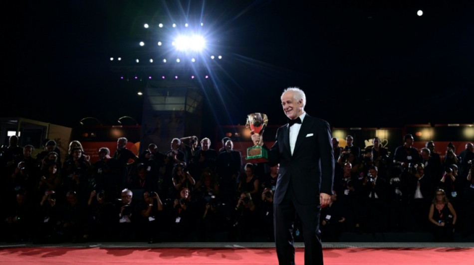 Toni Servillo, un actor polifac&eacute;tico premiado en la Mostra de Venecia