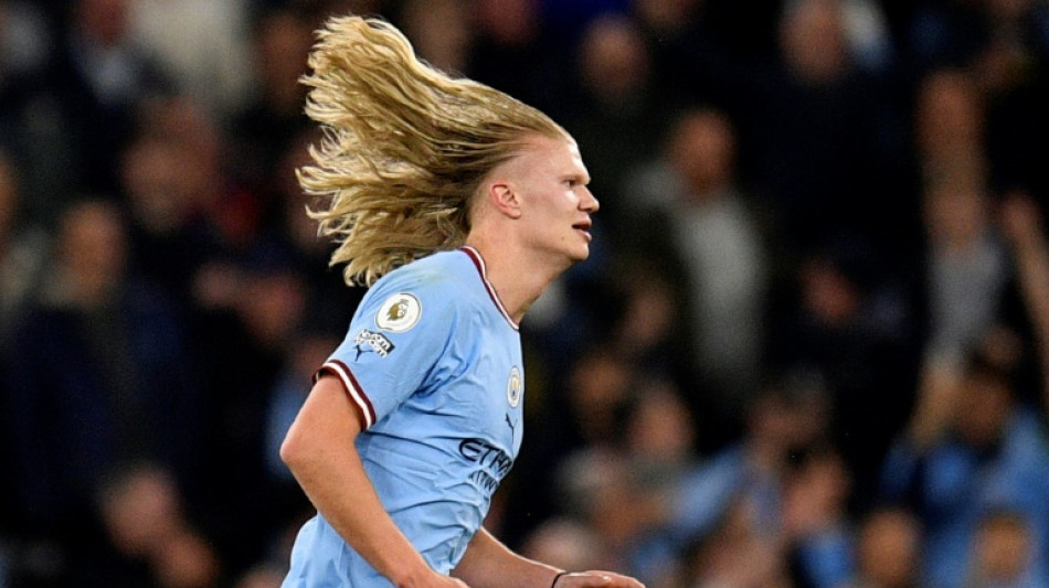 Man City rout Arsenal to seize title momentum, Chelsea crash again