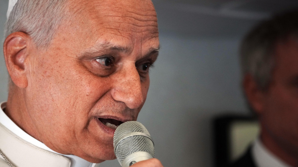 Il Papa, 'stare con la gente &egrave; antidoto a populismi e elitismi'