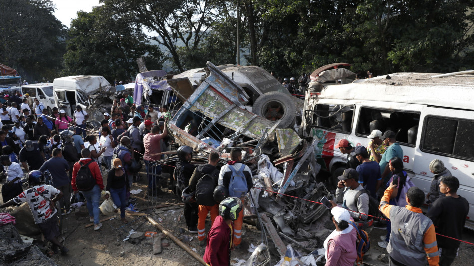 Sale a 19 il bilancio delle vittime dell'attentato nel Cauca, in Colombia