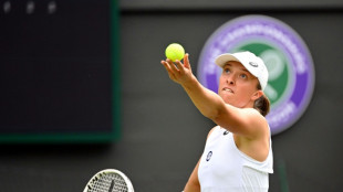 Swiatek pasa a tercera ronda de Wimbledon con su 37&ordf; victoria consecutiva 