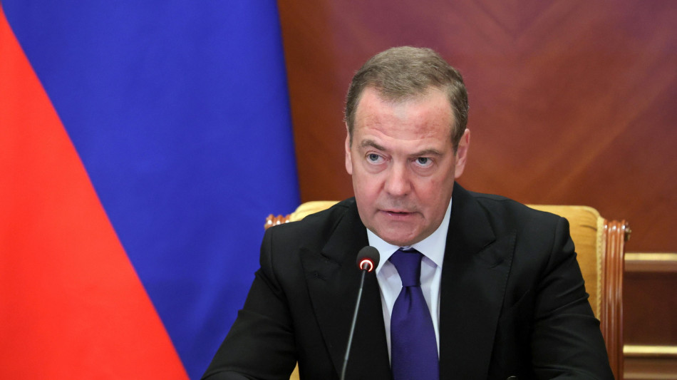Medvedev, Kiev potrebbe usare bomba sporca contro citt&agrave; ucraine