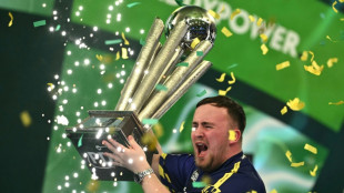 Luke Littler, le petit "Prince" britannique des fl&eacute;chettes