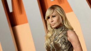 Donatella Versace deja la direcci&oacute;n art&iacute;stica de la ic&oacute;nica casa de moda italiana
