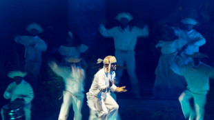 Bad Bunny atrae a miles de sus compatriotas a su serie hist&oacute;rica de conciertos en Puerto Rico