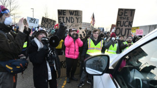 Manifestations &agrave; Minneapolis apr&egrave;s la mort d'une femme tu&eacute;e par un policier de l'immigration