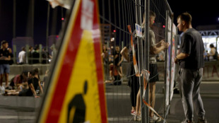 Un'altra notte di proteste a Belgrado, strade bloccate