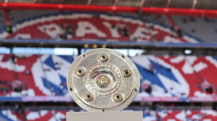 Wieder "dahoam": Bayern erhalten Meisterschale