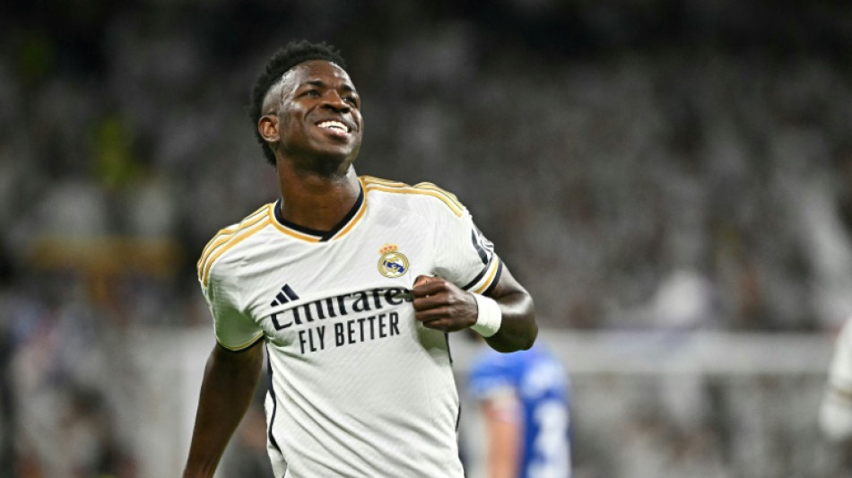 Com 2 de Vini Jr., Real Madrid goleia Alav&eacute;s no Campeonato Espanhol