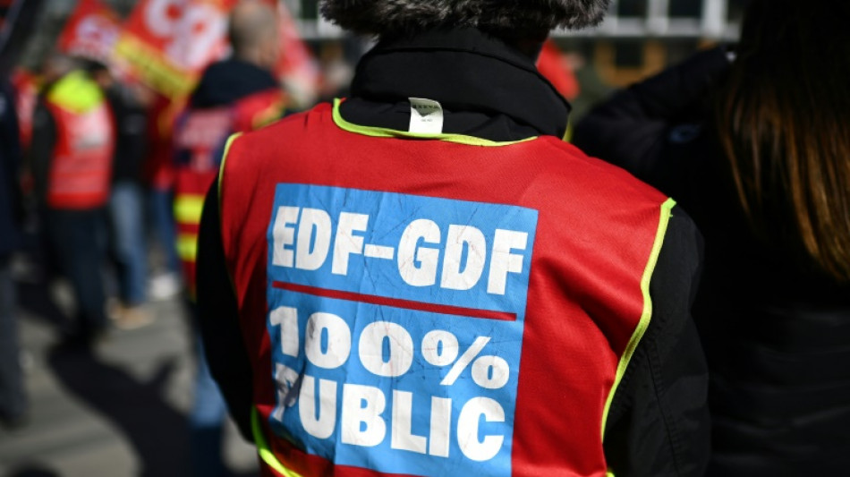 Retraites: le S&eacute;nat vote l'extinction des r&eacute;gimes sp&eacute;ciaux, la pression monte avant le 7 mars