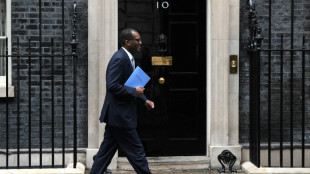 Retour anticip&eacute; du ministre des Finances &agrave; Londres en pleine crise de confiance