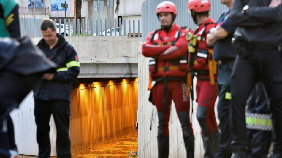 Esplosioni e incendio in fabbrica batterie litio in Spagna