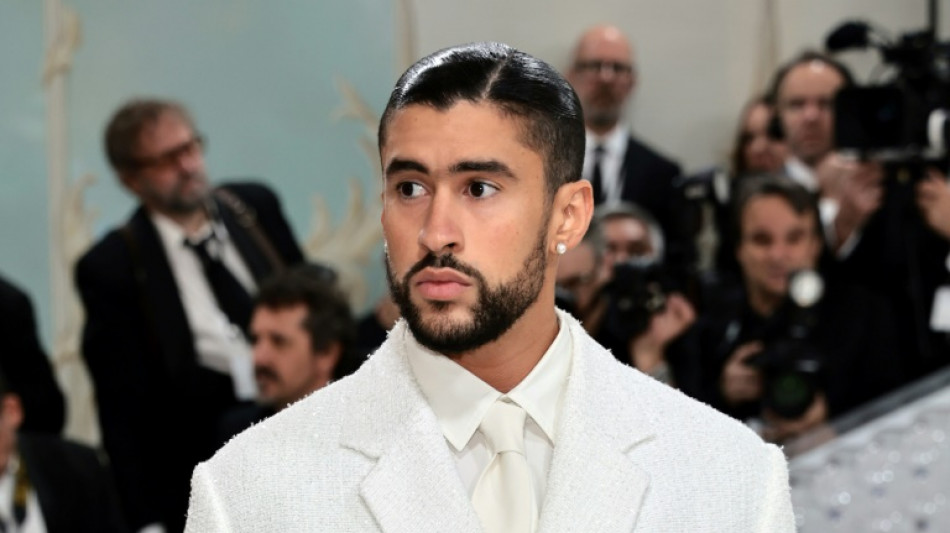 Bad Bunny e Jennifer L&oacute;pez ser&atilde;o anfitri&otilde;es do Met Gala