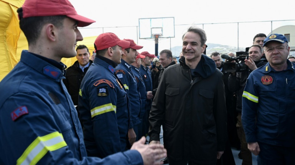 Gr&egrave;ce: &agrave; Santorin, Mitsotakis exclut un sc&eacute;nario catastrophe malgr&eacute; les s&eacute;ismes