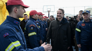 Gr&egrave;ce: &agrave; Santorin, Mitsotakis exclut un sc&eacute;nario catastrophe malgr&eacute; les s&eacute;ismes