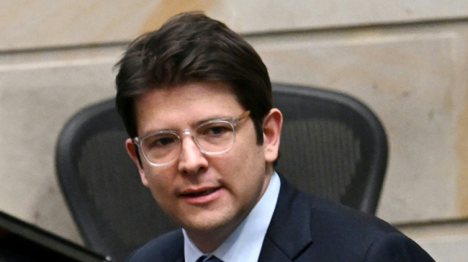 Adolescente acusado de balear presidenciável na Colômbia se diz inocente