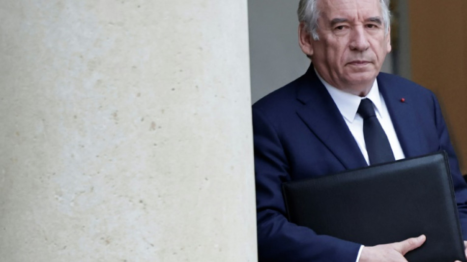 Fonction publique: Bayrou exhorte &agrave; maitriser les mesures cat&eacute;gorielles
