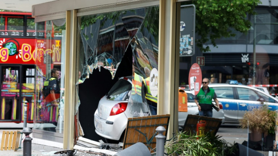 Un muerto y m&aacute;s de una decena de heridos atropellados por un autom&oacute;vil en el centro de Berl&iacute;n