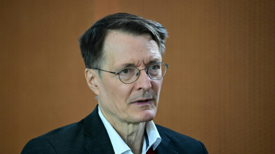 Kompetenzen f&uuml;r Pflegende und Suizidpr&auml;vention: Kabinett beschlie&szlig;t Gesetzentw&uuml;rfe