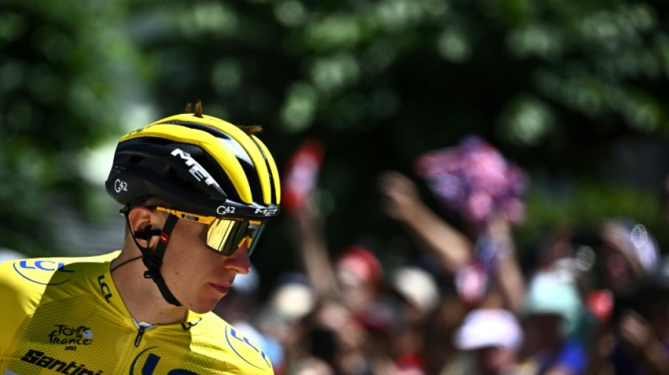 Tour de France: l'&eacute;tau du Covid-19 se resserre autour de Pogacar