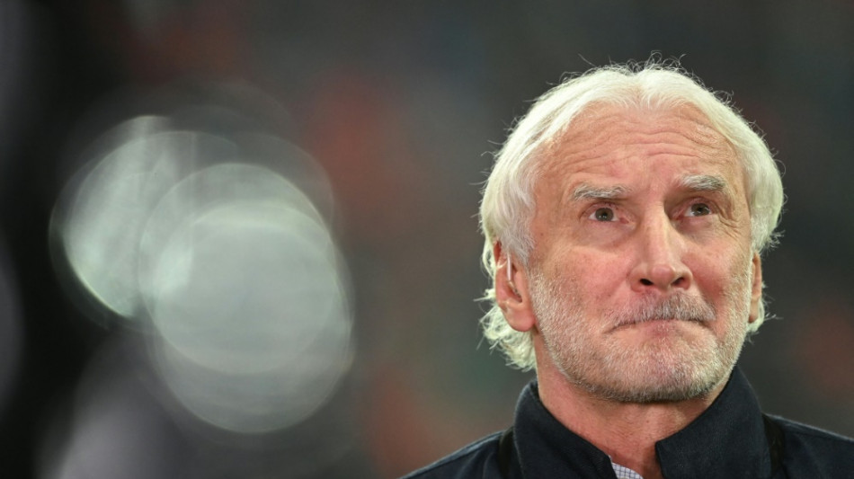 DFB-Sportchef: V&ouml;ller h&auml;lt sich noch bedeckt