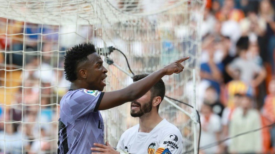 Trois supporters condamn&eacute;s &agrave; huit mois de prison pour insultes racistes envers Vinicius