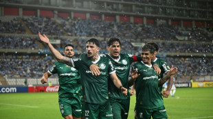 Palmeiras sofre, mas vence Sporting Cristal (3-2) em estreia na Libertadores