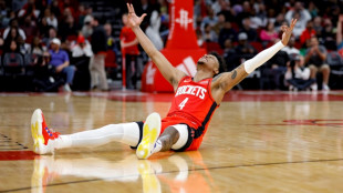 Giannis y L&oacute;pez se echan a los Bucks arriba frente a Toronto