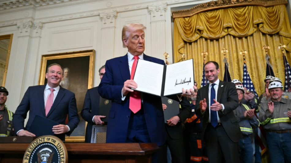 Trump firma decretos para impulsar la miner&iacute;a de carb&oacute;n en EEUU
