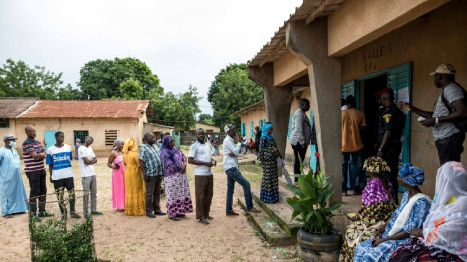 L&eacute;gislatives au S&eacute;n&eacute;gal: l'opposition et le camp pr&eacute;sidentiel se disputent la victoire