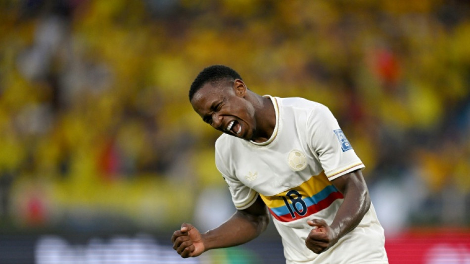 Cruzeiro anuncia contrata&ccedil;&atilde;o do atacante colombiano Sinisterra