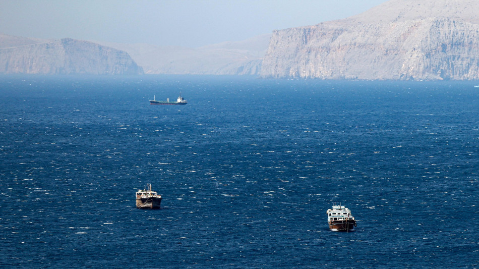 Iran, 'nessuna nave americana ha osato avvicinarsi allo stretto di Hormuz'