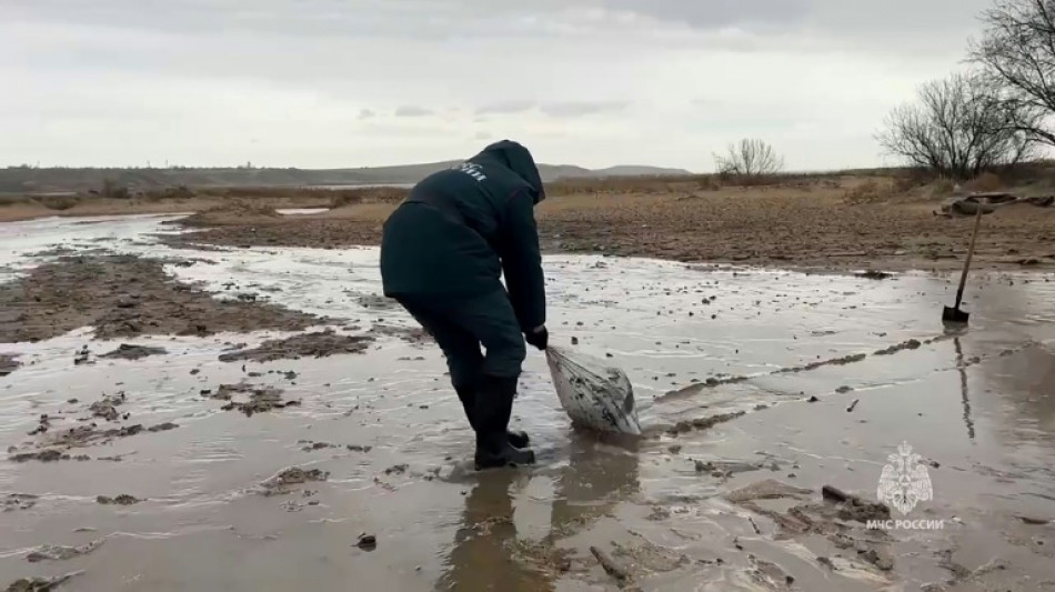 Mar&eacute;e noire en Russie: la situation "critique", &eacute;tat d'urgence en Crim&eacute;e